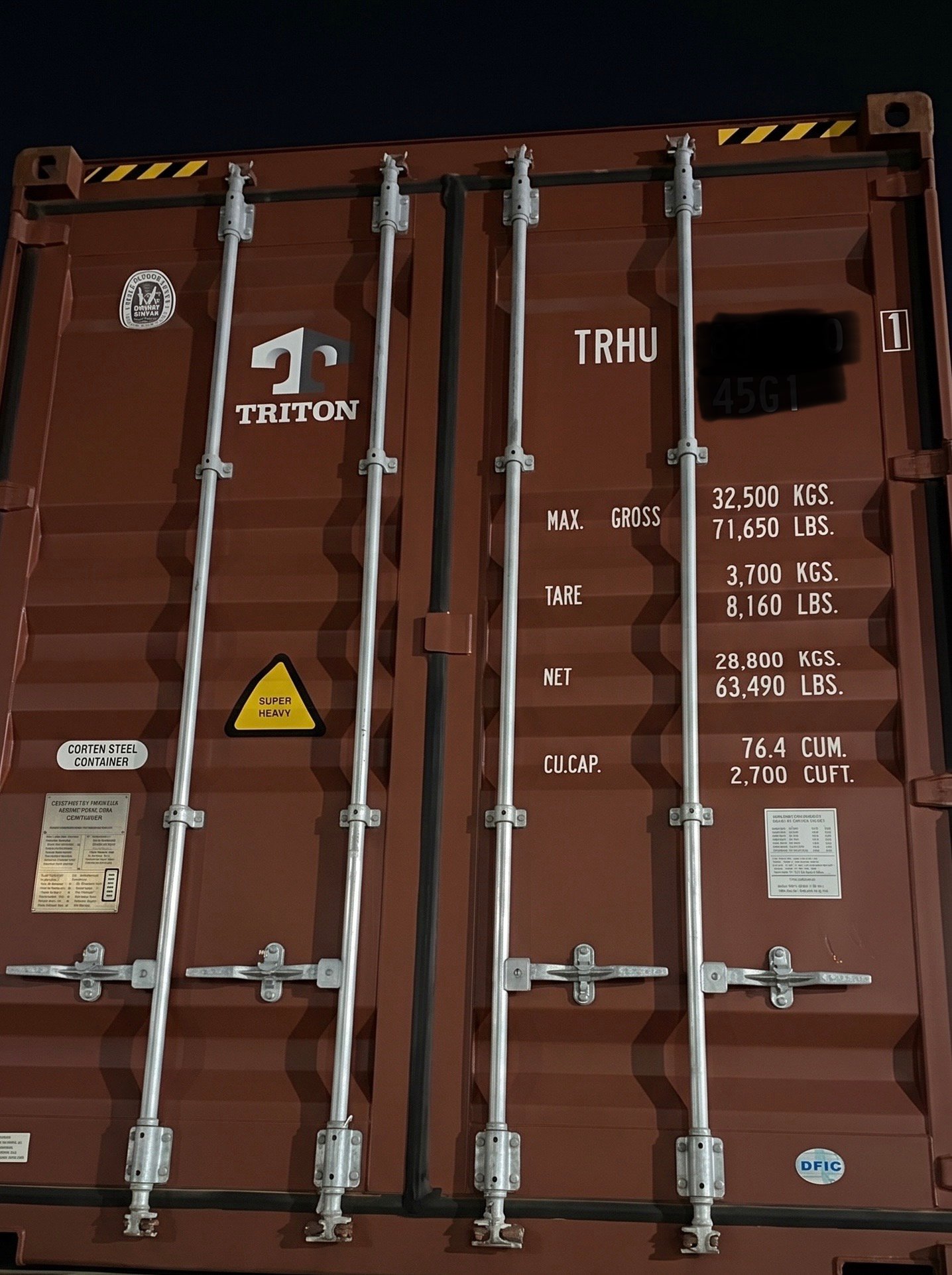 Closed container doors